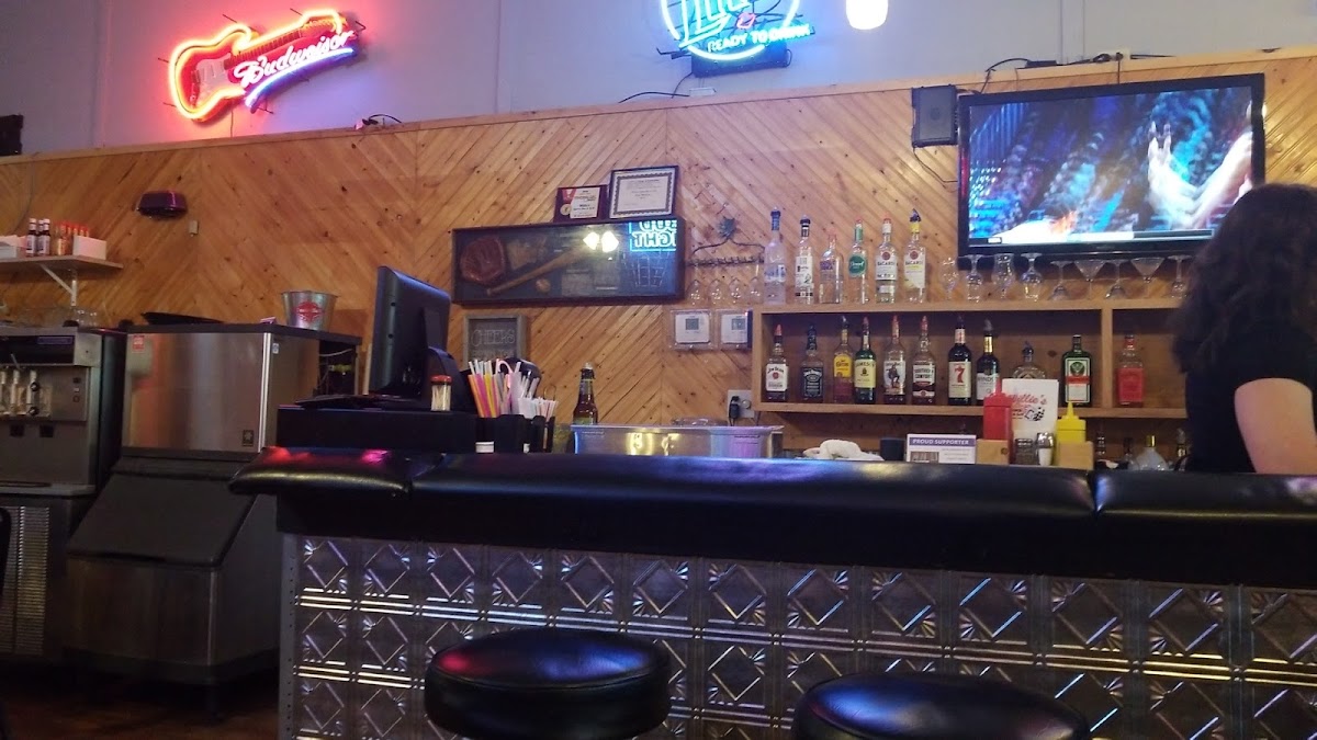 Willie's Food & Spirits